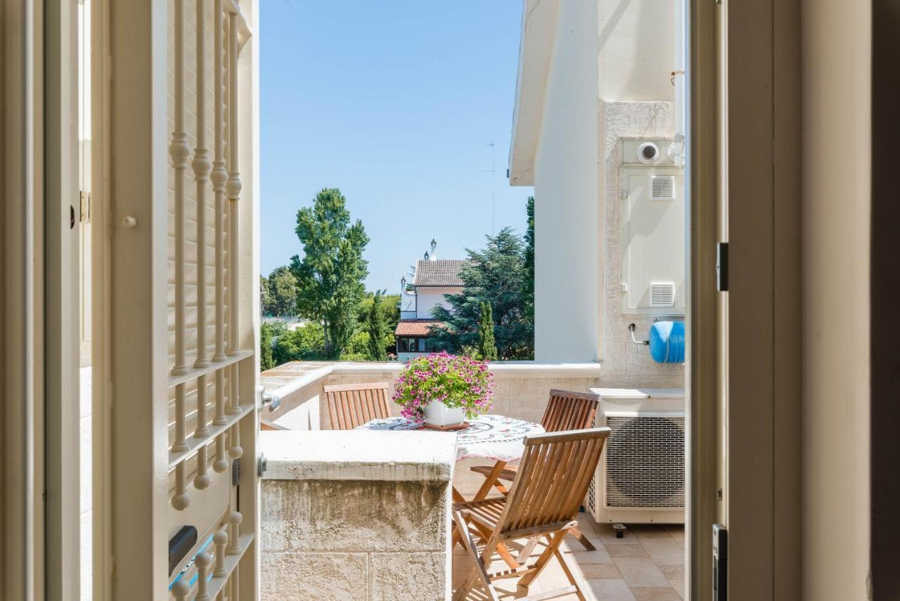 Casa Torre Di Specchio 2 Con Piscina Leilighet Bari Eksteriør bilde