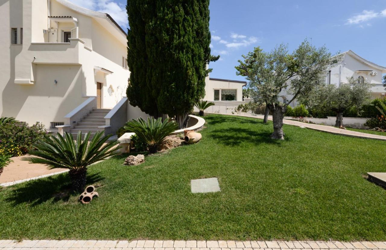 Casa Torre Di Specchio 2 Con Piscina Leilighet Bari Eksteriør bilde